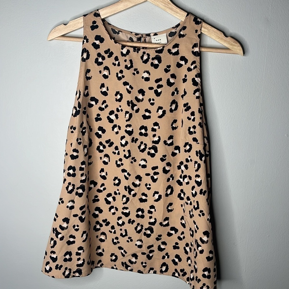 A new day Medium Women’s Animal Print Top Sleeveless